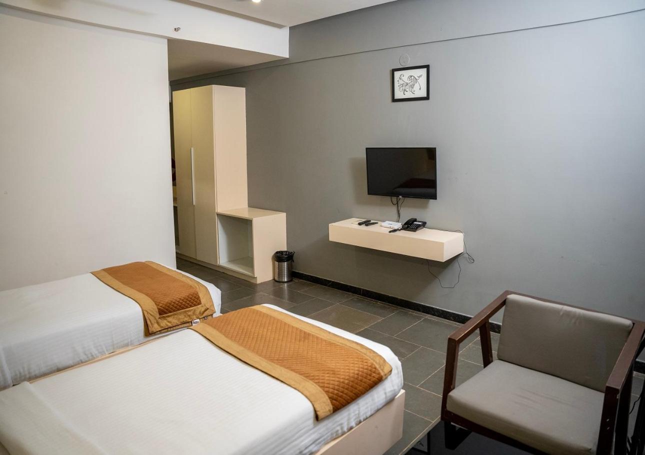 Hotel Dwarawata Dharwad Eksteriør billede