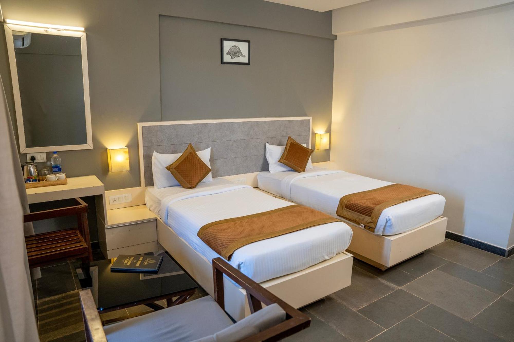 Hotel Dwarawata Dharwad Eksteriør billede