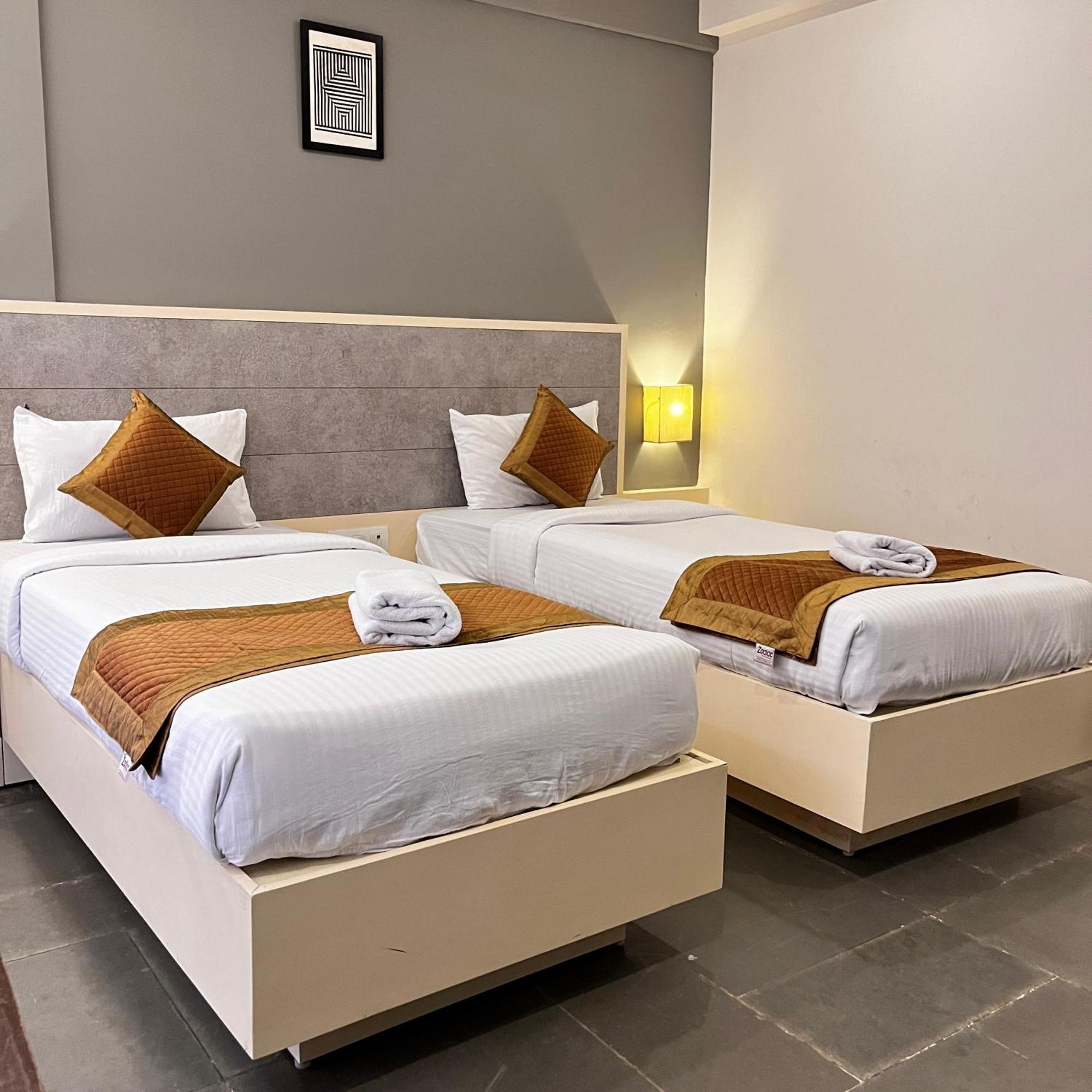 Hotel Dwarawata Dharwad Eksteriør billede