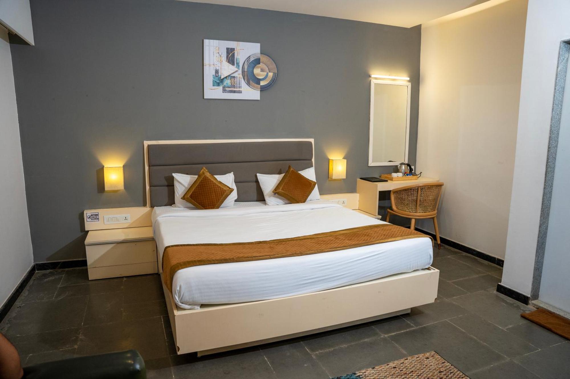 Hotel Dwarawata Dharwad Eksteriør billede