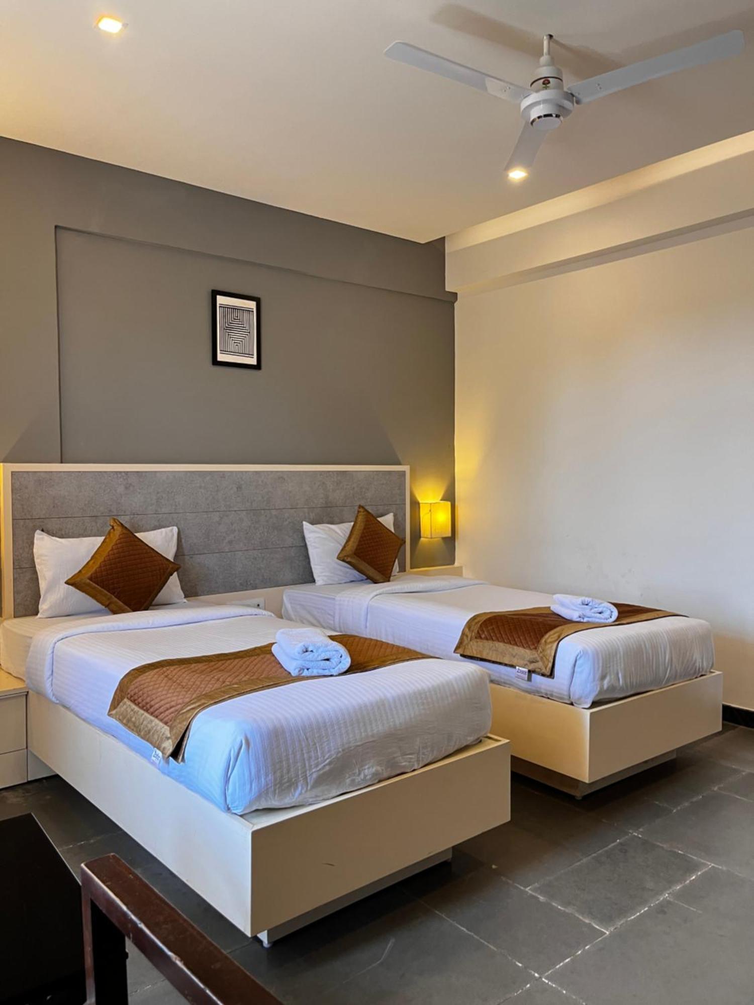 Hotel Dwarawata Dharwad Eksteriør billede
