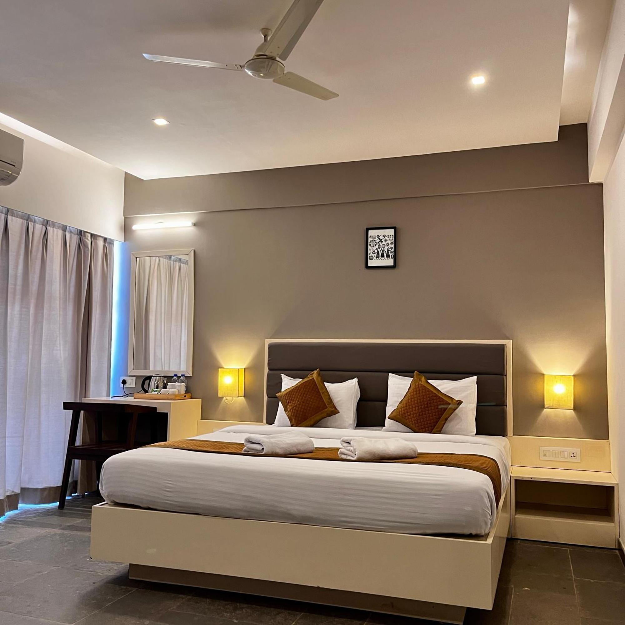 Hotel Dwarawata Dharwad Eksteriør billede