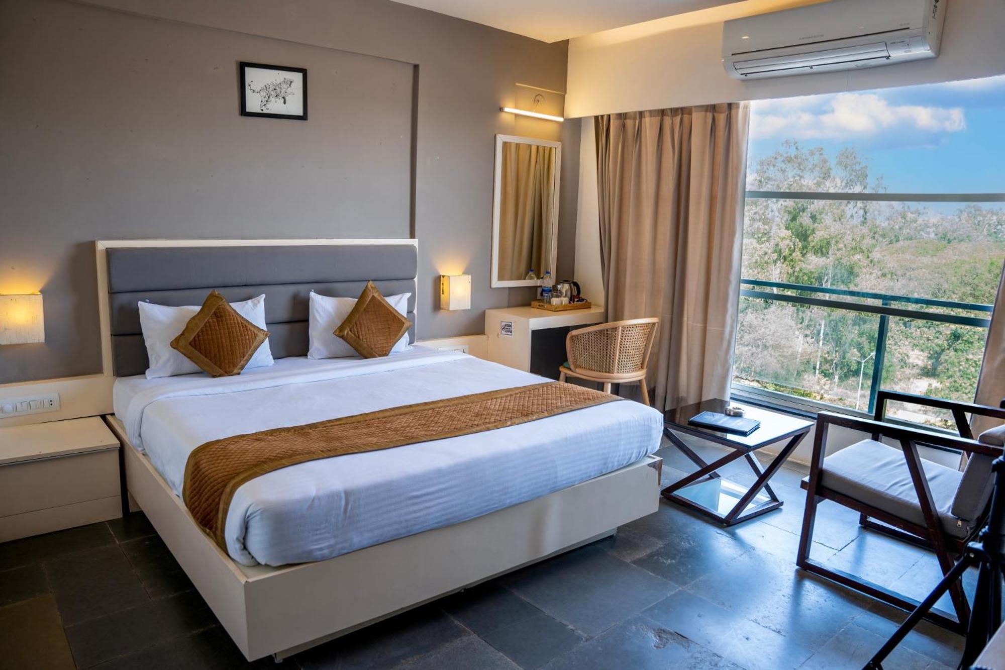 Hotel Dwarawata Dharwad Eksteriør billede