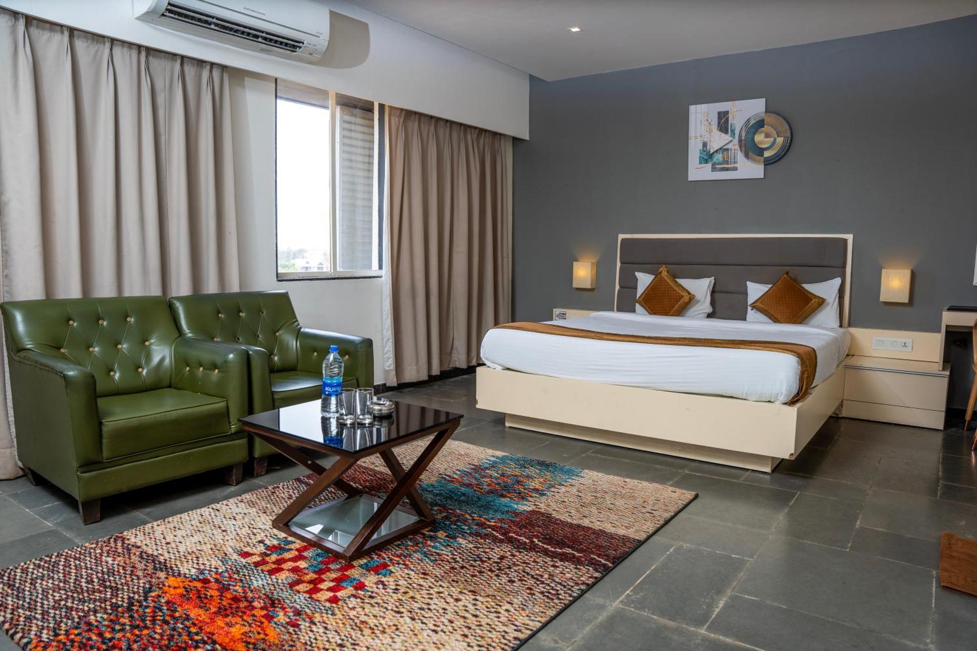 Hotel Dwarawata Dharwad Eksteriør billede