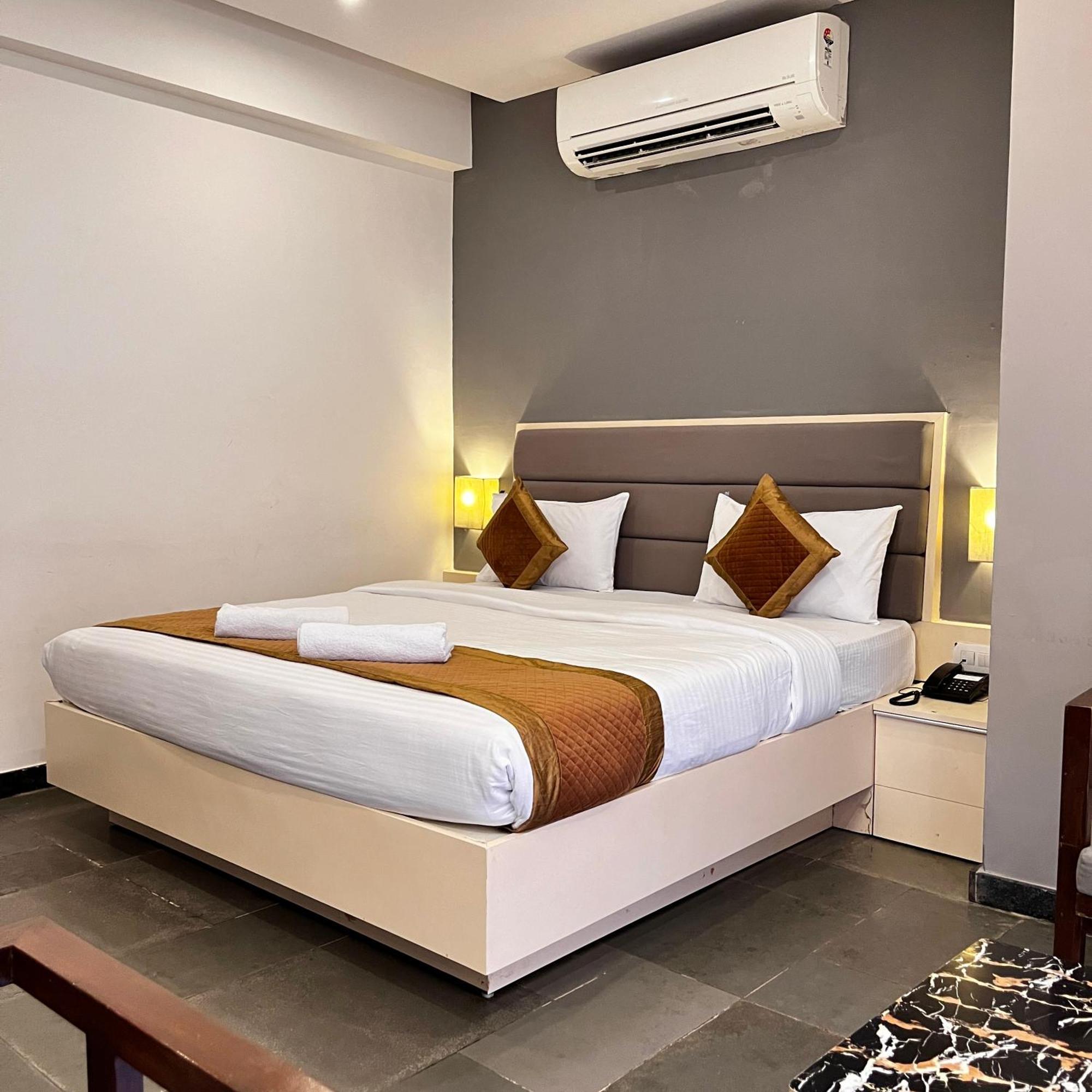 Hotel Dwarawata Dharwad Eksteriør billede